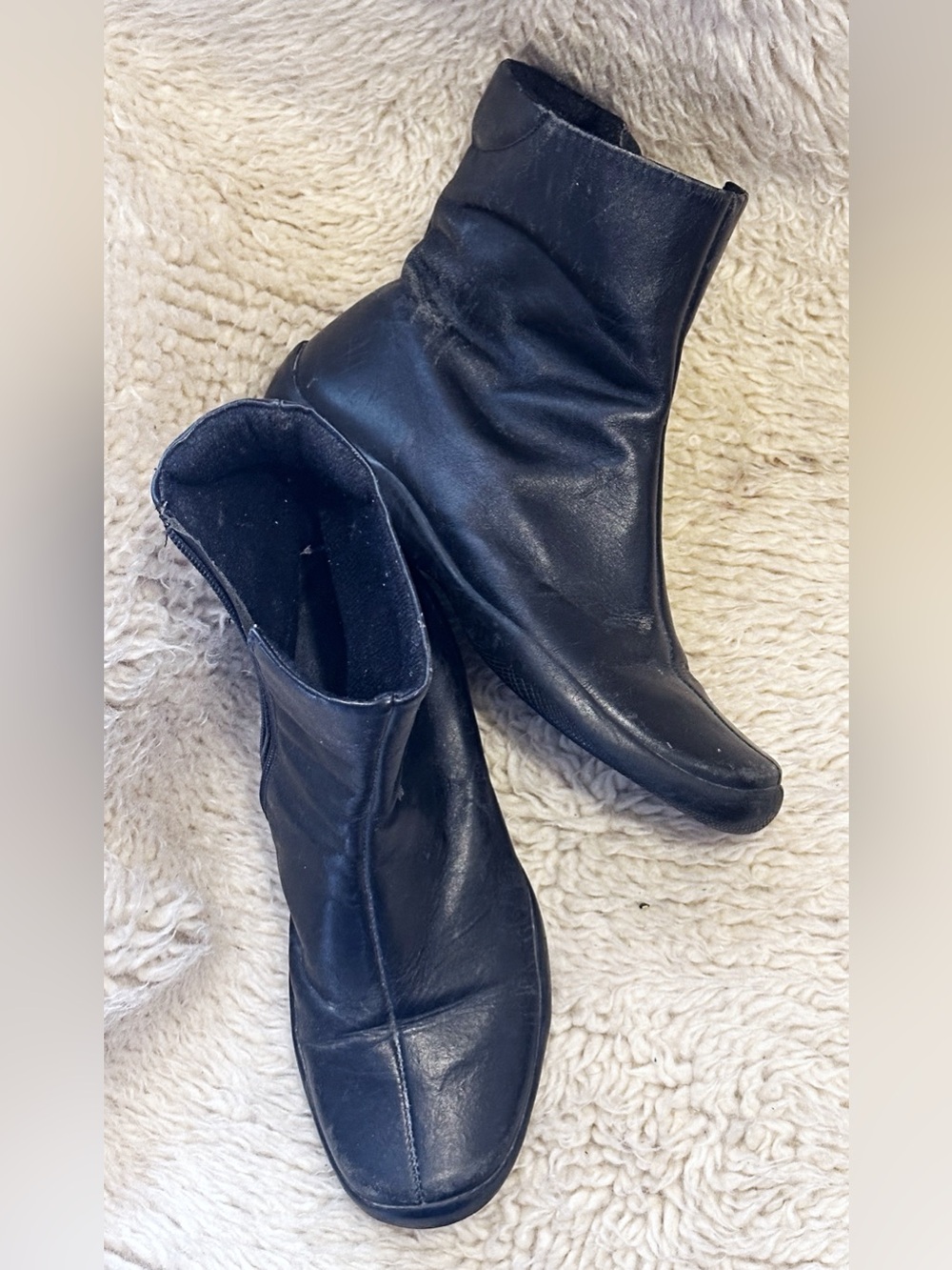 Black Leather Ankle Booties - Sleek Zip-Back Comfort. (Made in Brazil 🇧🇷)